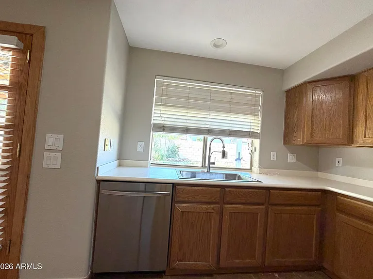 3002 S 92nd Cir — Photo 6