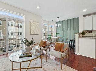 12 Veterans Dr, Wood Ridge, NJ 07075