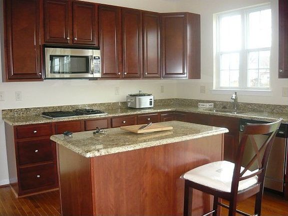 JenAir gas range and island