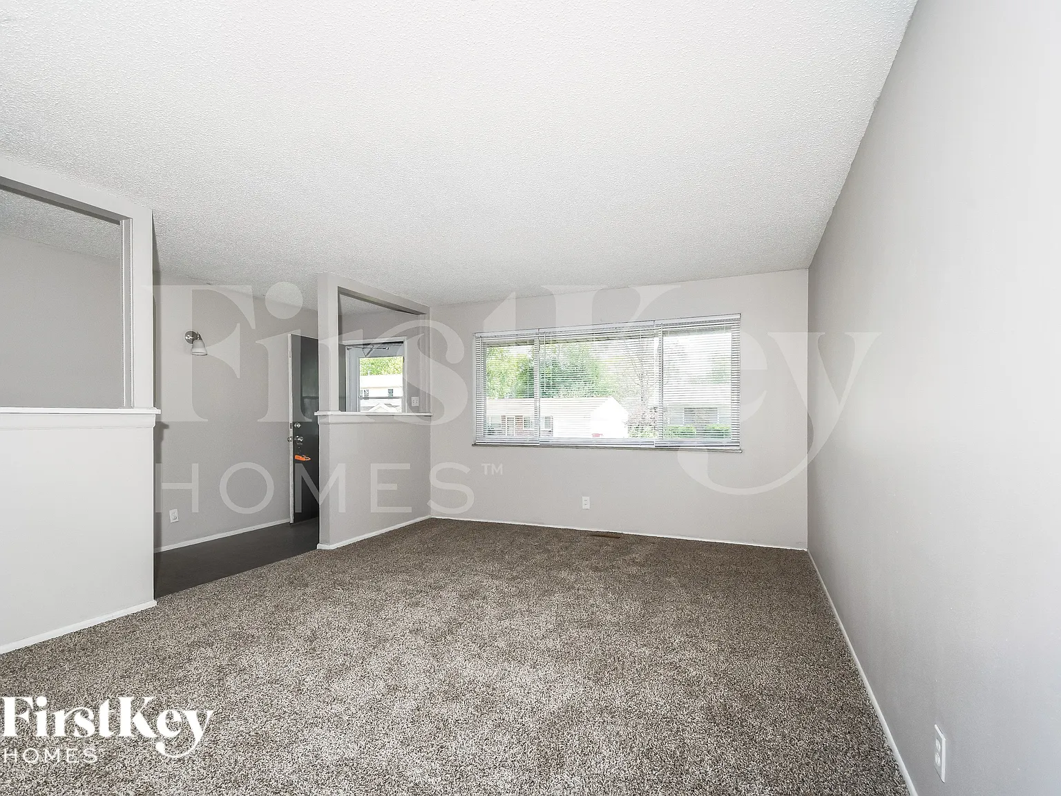 3 bed, 1.5 bath, 1176 sqft, $1,410 — Photo 3