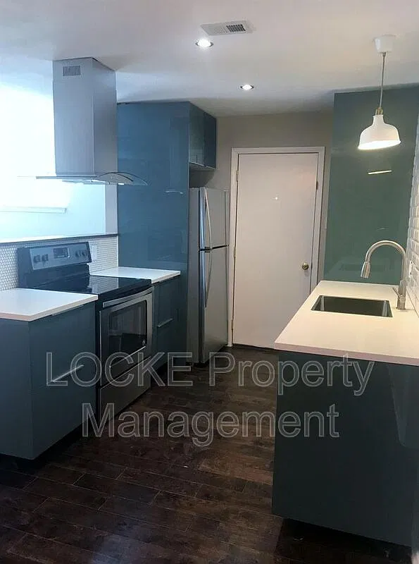 2 bed, 2.0 bath, 1200 sqft, $2,000 — Photo 3