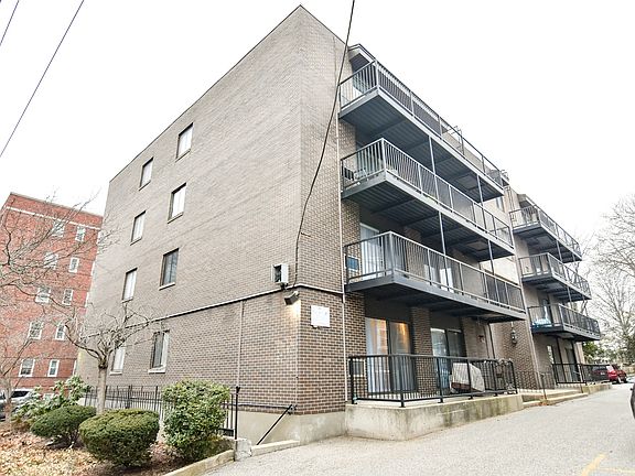 3rd image of 24 Highland Ave APT 1