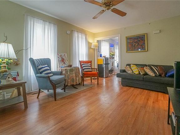 4th image of 956 Ontario Ave