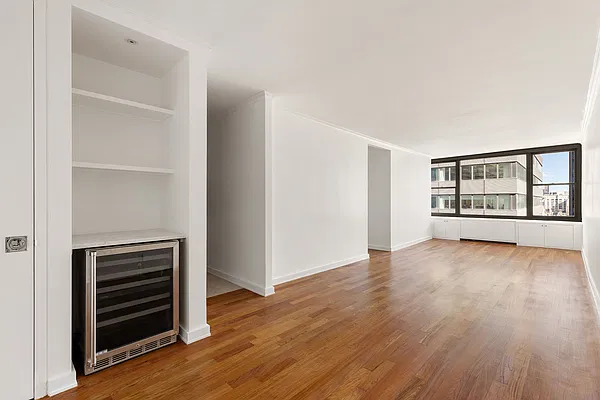 Living room, photo 1