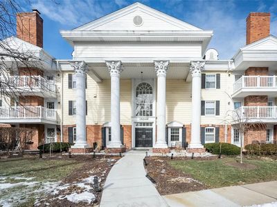 15049 Claymoor Ct APT 9, Chesterfield, MO, 63017