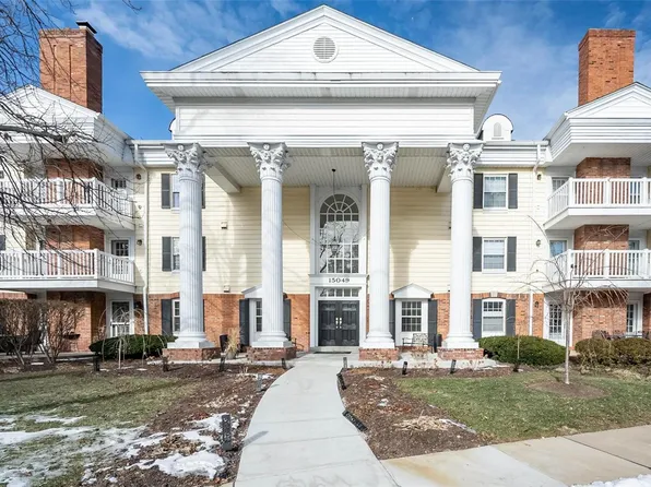 15049 Claymoor Ct APT 9, Chesterfield, MO 63017