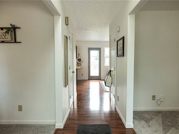 4th image of 2748 Conestoga St