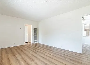 2 bed, 890 sqft, $2,900 — Photo 4