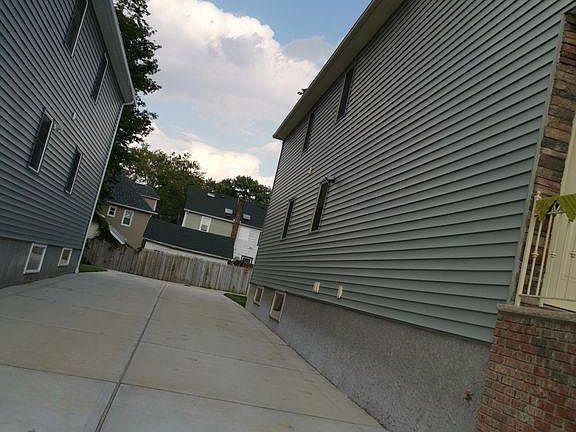 2nd image of 403 Davis Ave