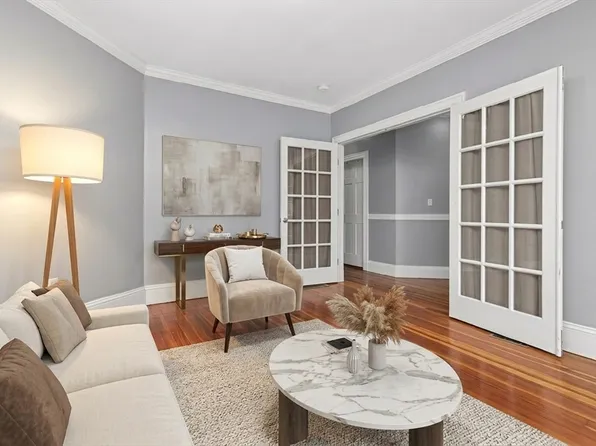 8 Taft St APT 1, Dorchester, MA 02125