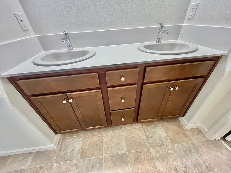 350 Miramar Dr — Photo 17