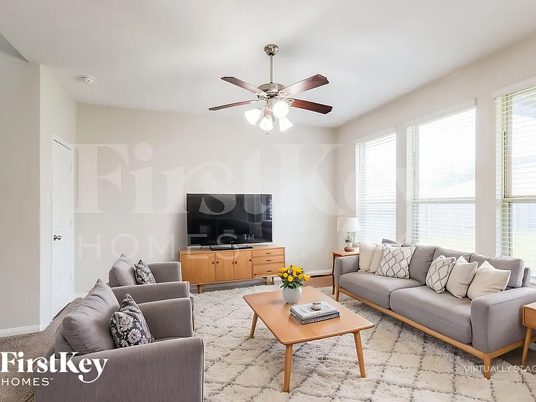 15141 Meadow Gln S — Photo 5