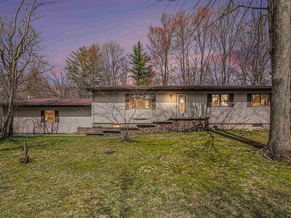 1st image of 1754 W Chippewa River Rd