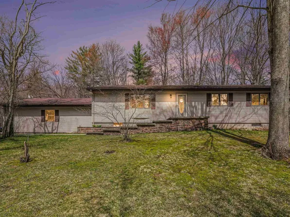 1754 W Chippewa River Rd, Midland, MI 48640