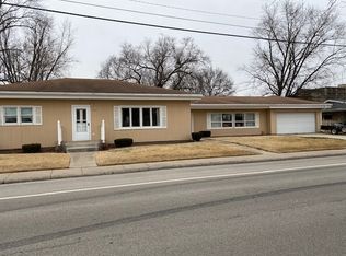 202 George St, Morris, IL 60450