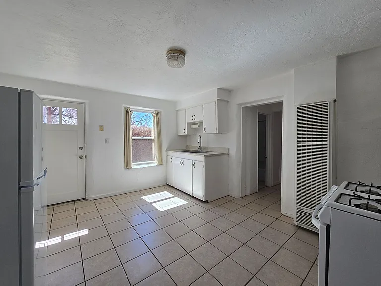 739 Montez Pl — Photo 2