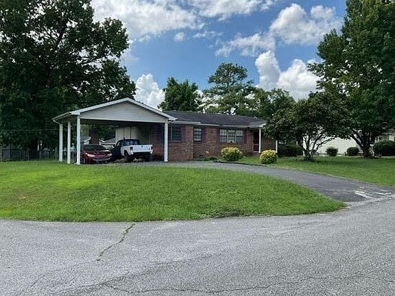 3rd image of 902 Altamaha St