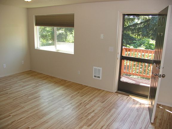 4th image of 508 SE Davis St APT C
