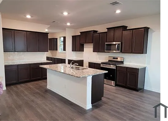 2617 Hancock Ln — Photo 3