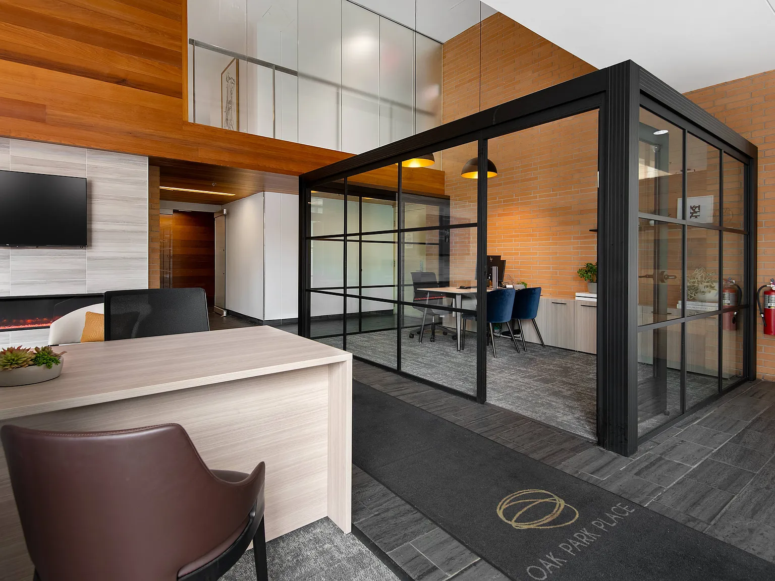 Oak Park Place — Photo 1