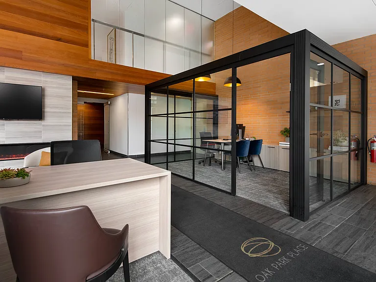 Oak Park Place — Photo 1
