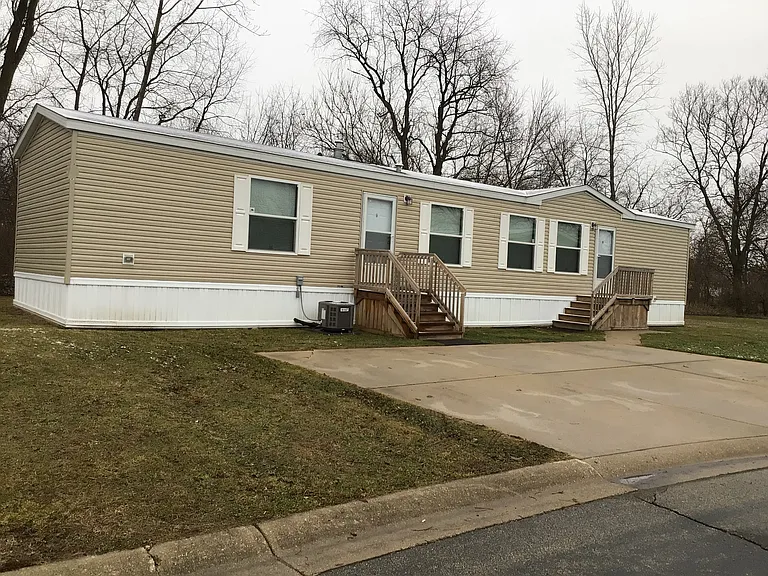 Brookside Manor — Photo 13
