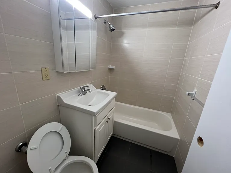 144-15 Roosevelt Ave #525 — Photo 3