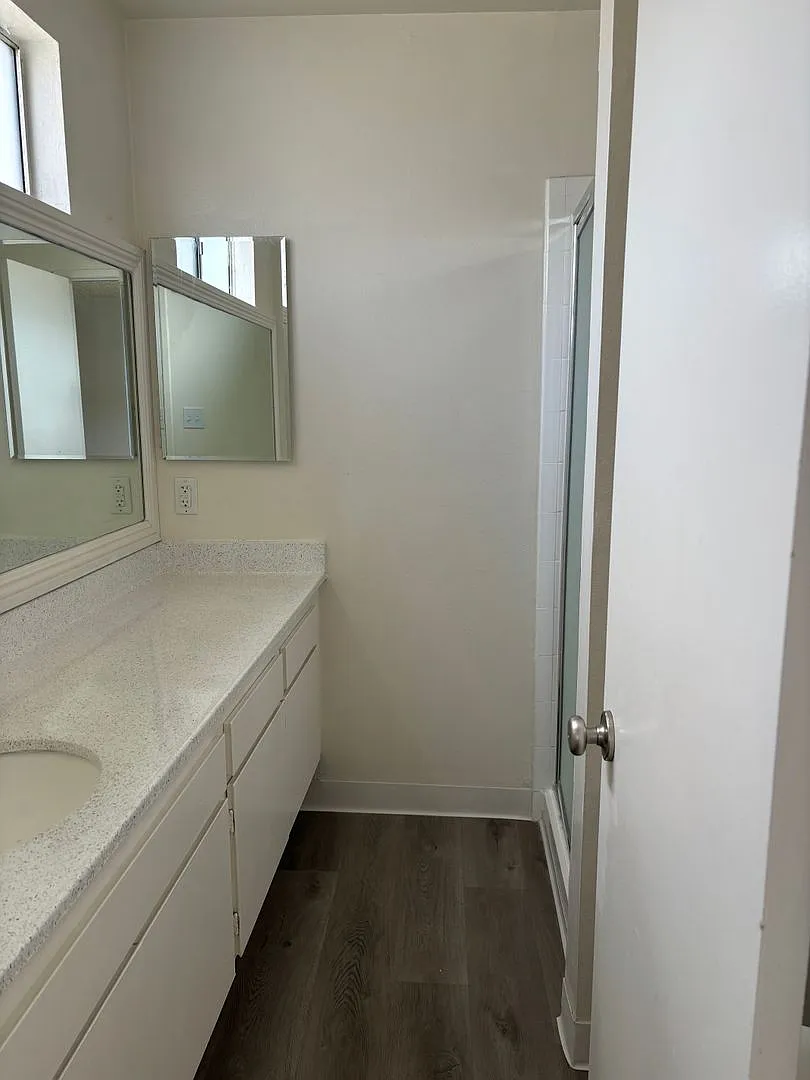 10558 Eastborne Ave. — Photo 3