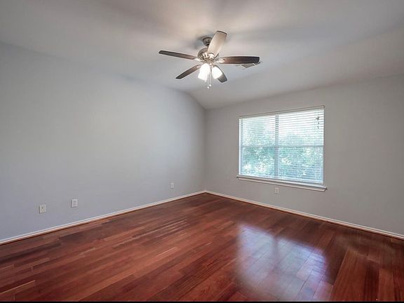 4th image of 3 Peachridge Pl