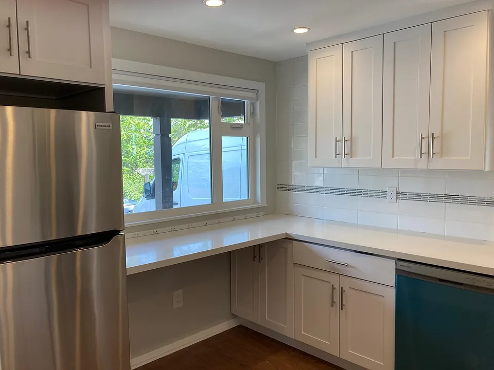 Kitchen Eating Bar