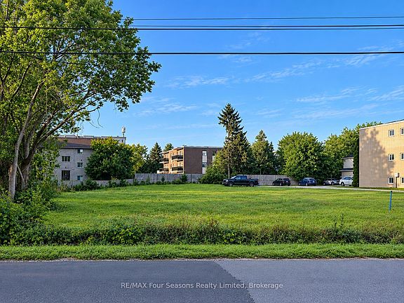 2nd image of 302 7th St