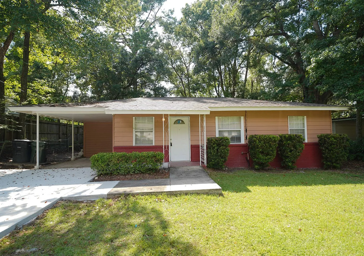 3 Bed / 2 Full Bath Home off Orange Ave — Photo 1