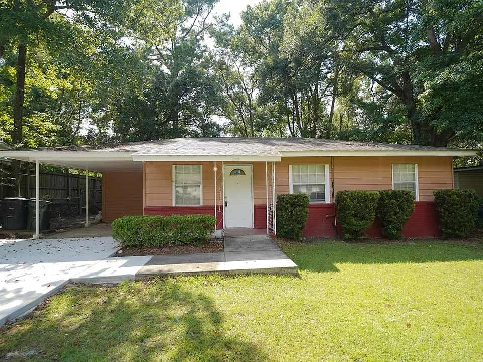 2808 Southwood Dr