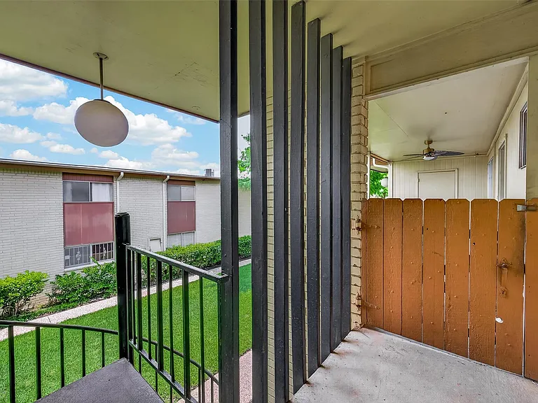 7714 Renwick Dr #M67 — Photo 4