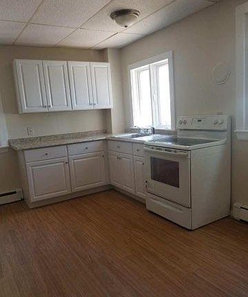 3rd image of 17 Gage St