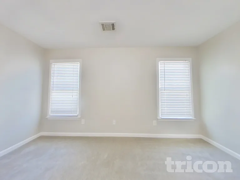 1060 Middlebrooke Dr — Photo 15