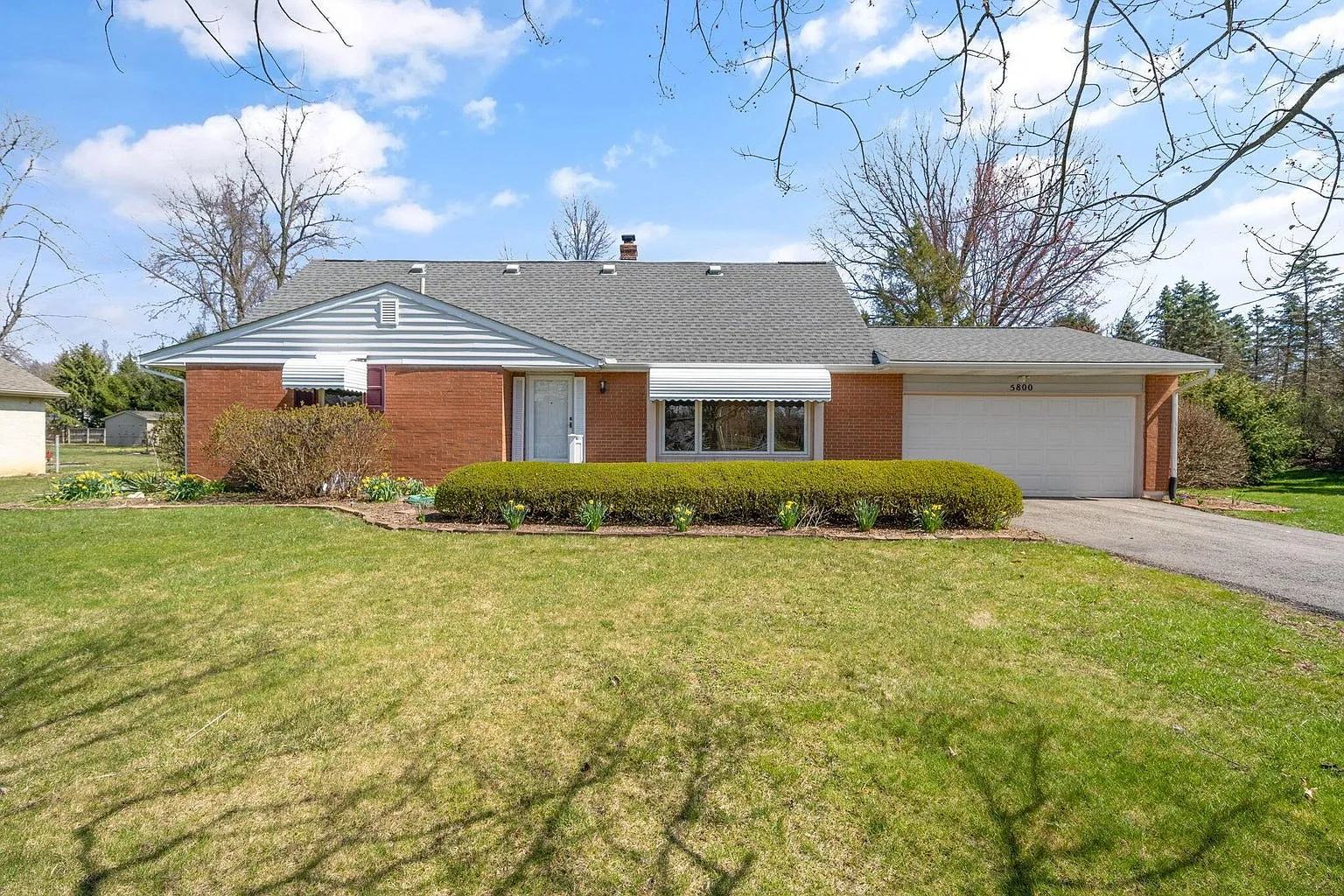 4 bed, 2573 sqft, $2,850 — Photo 3