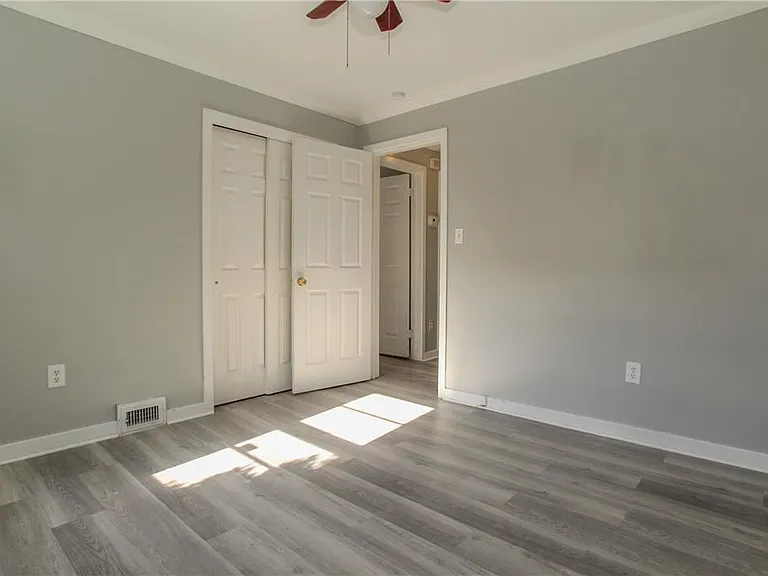 950 N 13th St — Photo 15
