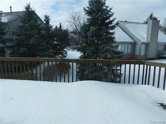 3rd image of 37555 Burton Dr #1
