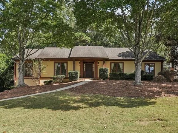 6296 Courtside Dr, Peachtree Corners, GA 30092