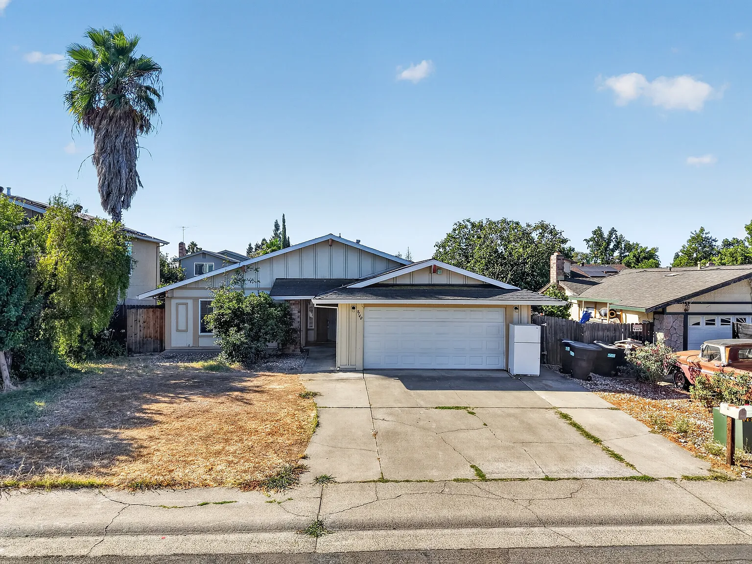 4 bed, 1729 sqft, $2,500 — Photo 1
