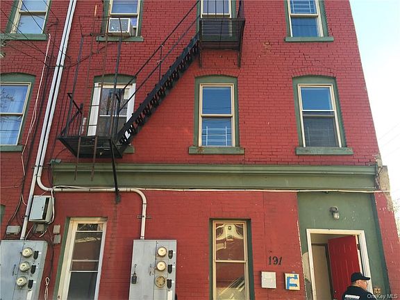 2nd image of 191 Renwick St