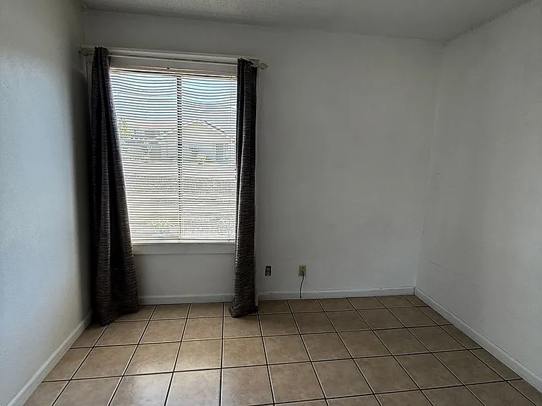 1153 E Foster Rd #A — Photo 18