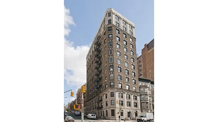 Sold by Fenwick Keats Real Estate | media 22