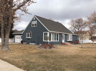 700 2nd Ave NE, Watford City, ND 58854