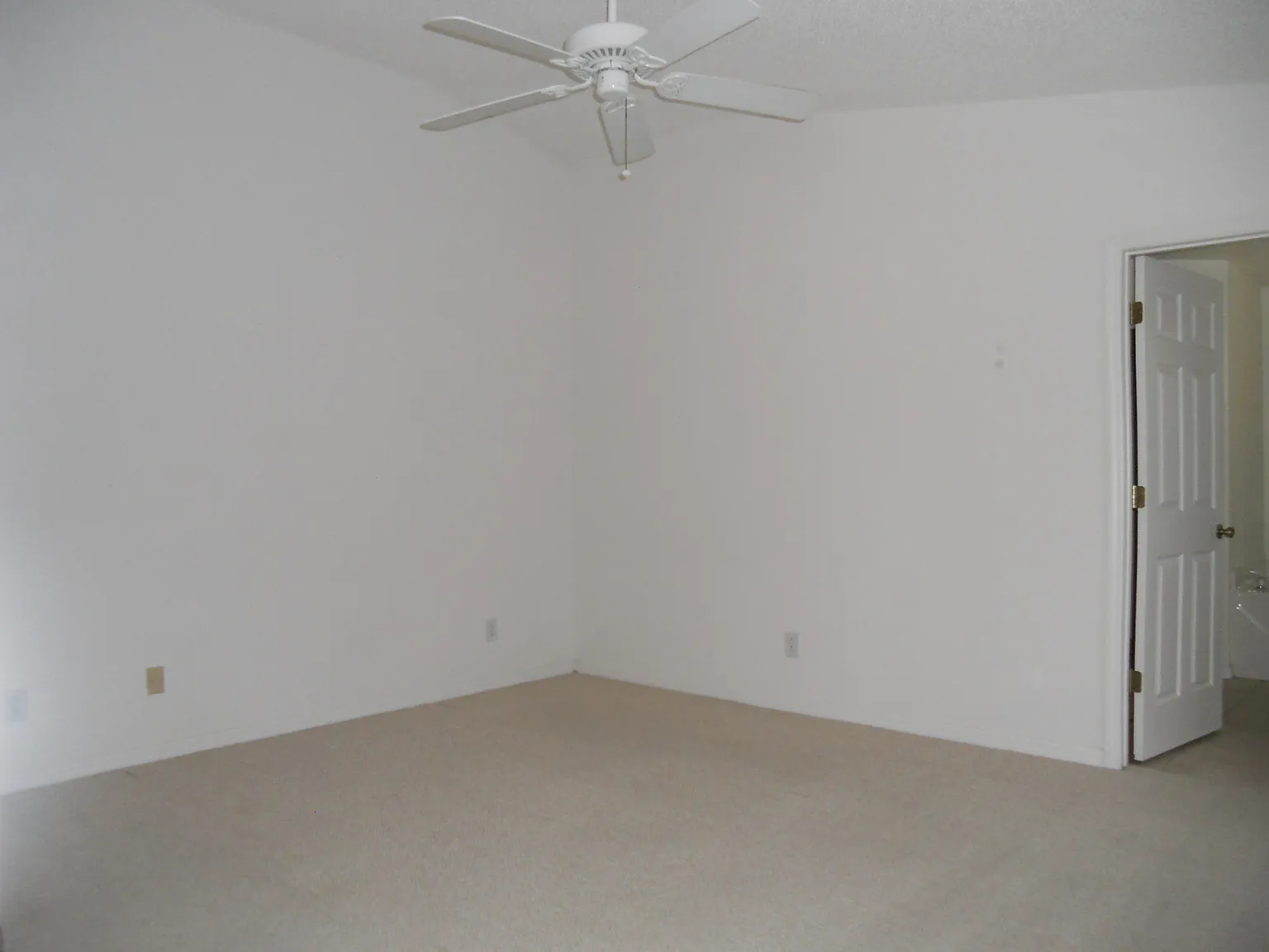 3 bed, 1510 sqft, $2,100 — Photo 3
