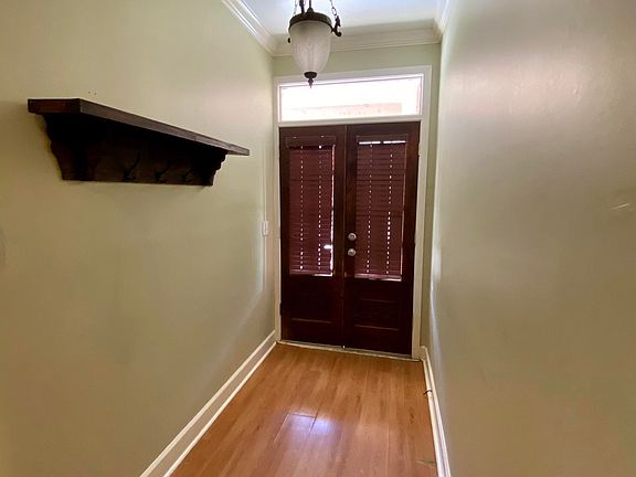 4th image of 198 Stirling Dr