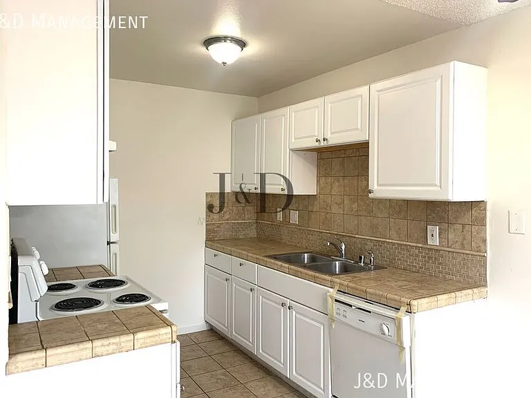 909 S Sunshine Ave S — Photo 15