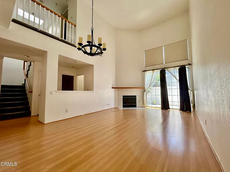 1066 Sheffield Pl — Photo 4