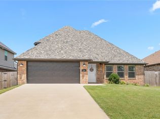 711 W Taylor St, Siloam Springs, AR 72761